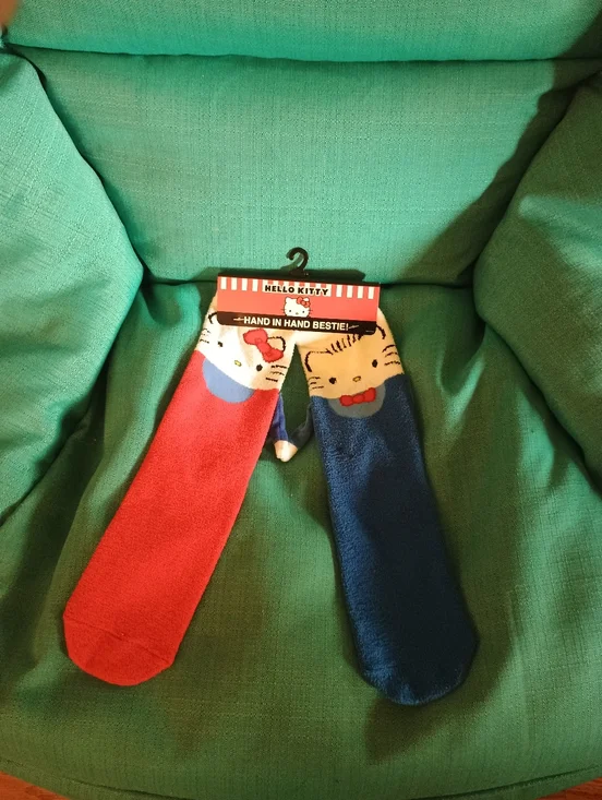 NEW Hello Kitty Socks - Picture 2 of 4